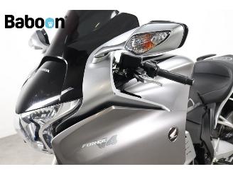 Honda VFR 1200 F ABS picture 13