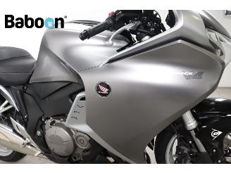 Honda VFR 1200 F ABS picture 15
