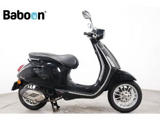 skadebil bromfiets Vespa Sprint 45KM  2016/5