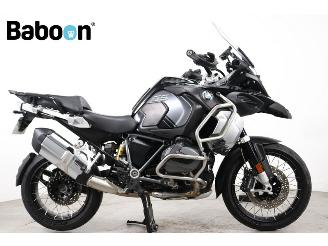Vaurioauto  motor cycles BMW R 1250 GS Adventure Triple Black 2023/2