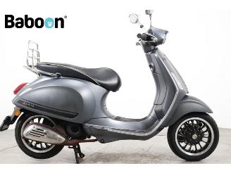 skadebil bromfiets Vespa Sprint 45KM  2017/5