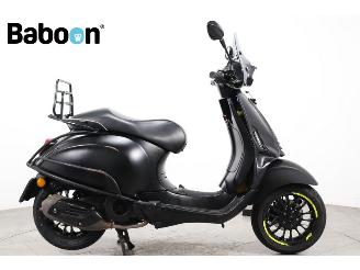 dommages motocyclettes  Vespa  Sprint 125 2014/1