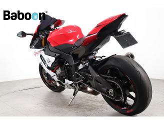 Yamaha  YZF-R1 picture 4