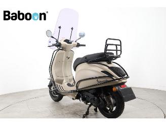 Vespa  Primavera 25KM picture 2