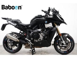 Vaurioauto  motor cycles BMW S 1000 XR Triple Black 2025/7