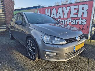Voiture accidenté Volkswagen Golf 1.0 tsi trendline 2015/12