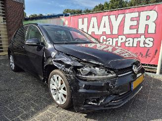 uszkodzony samochody osobowe Volkswagen Golf 1.0 tsi comfortline business 2019/1