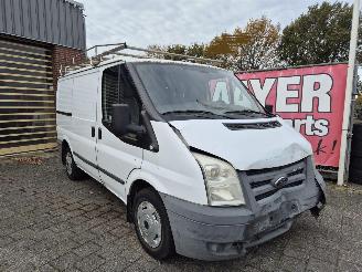 krockskadad bil bedrijf Ford Transit 280s 2.2 tdci shd 2010/2