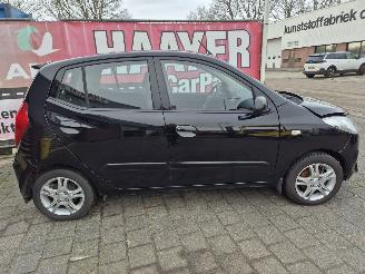 Hyundai I-10 1.1i drive cool picture 2