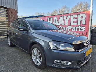 Voiture accidenté Volkswagen Passat 1.4 tsi comfort executive line Bluemotion 2012/6