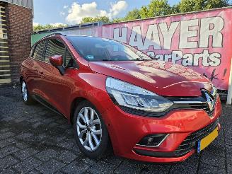 Schadeauto Renault Clio 1.5 DCi Ecoleader intens 2017/3