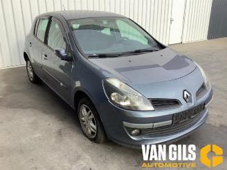 Auto da rottamare Renault Clio Clio III (BR/CR), Hatchback, 2005 / 2014 1.6 16V 2006/7