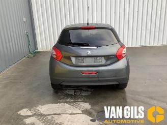 Coche siniestrado Peugeot 208 208 I (CA/CC/CK/CL), Hatchback, 2012 / 2019 1.2 Vti 12V PureTech 82 2014/10