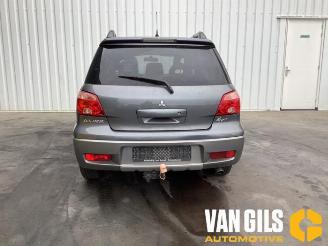 Coche siniestrado Mitsubishi Outlander Outlander (CU), SUV, 2001 / 2007 2.0 16V 4x2 2006/11