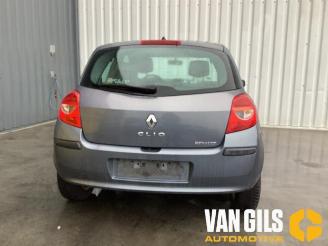 Auto da rottamare Renault Clio Clio III (BR/CR), Hatchback, 2005 / 2014 1.4 16V 2006/1