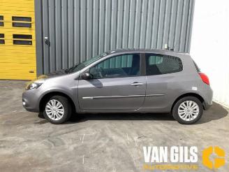 rozbiórka samochody osobowe Renault Clio Clio III (BR/CR), Hatchback, 2005 / 2014 1.2 16V TCe 100 2010/8