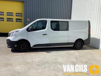 Salvage car Renault Trafic Trafic (1FL/2FL/3FL/4FL), Van, 2014 1.6 dCi 90 2015/1