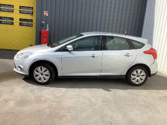 Avarii autoturisme Ford Focus 1.0 Ti-VCT EcoBoost, benzine 2012/6