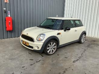 Vaurioauto  passenger cars Mini One 1.4 2009/7
