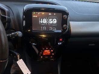 Peugeot 108  picture 10