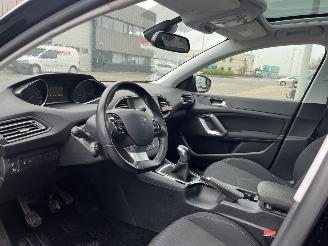 Peugeot 308 SW 1.2 PureTech Blue Lease Executive picture 15