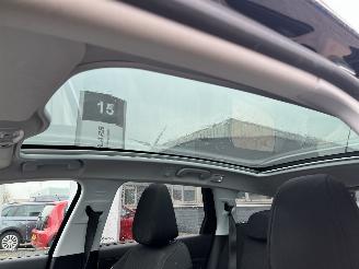Peugeot 308 SW 1.2 PureTech Blue Lease Executive picture 17
