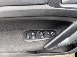 Peugeot 308 SW 1.2 PureTech Blue Lease Executive picture 18