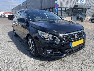 Peugeot 308 SW 1.2 PureTech Blue Lease Allure picture 2