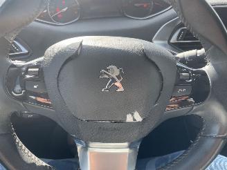 Peugeot 308 SW 1.2 PureTech Blue Lease Allure picture 12