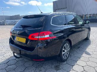 Peugeot 308 SW 1.2 PureTech Blue Lease Allure picture 3