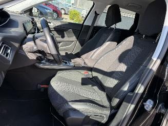 Peugeot 308 SW 1.2 PureTech Blue Lease Allure picture 11
