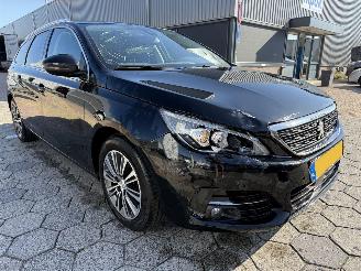 Peugeot 308 SW 1.2 PureTech Blue Lease Allure picture 3