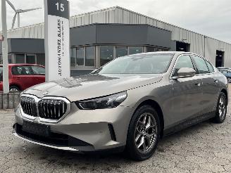 Vaurioauto  passenger cars BMW 5-serie 520i 2024/1