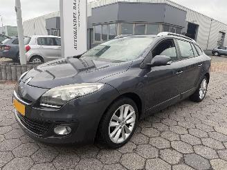 Vaurioauto  passenger cars Renault Mégane Estate 1.5 dCi Expression 2012/6