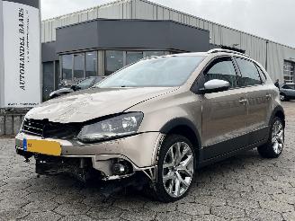 Schadeauto Volkswagen Polo 1.2 TSI Cross 2017/1