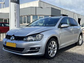 Auto incidentate Volkswagen Golf 1.4 TSI AUTOMAAT ACT Connected Series 2016/4