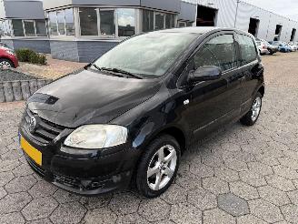 Coche accidentado Volkswagen Fox 1.4 Trendline 2006/9