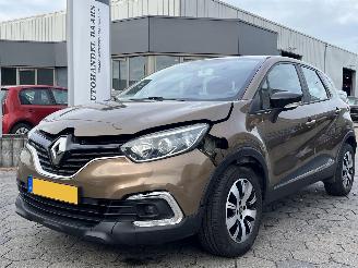 Damaged car Renault Captur 0.9 TCe Zen 2018/4
