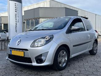Coche accidentado Renault Twingo 1.2-16V Collection 2011/3
