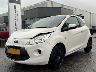 krockskadad bil auto Ford Ka 1.2 Comfort start/stop 2011/1