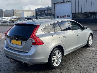 Volvo V-60 2.4 D6 AWD Plug-In Hybrid Summum picture 4