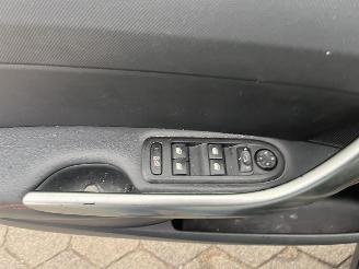 Peugeot 308 1.6 THP XT picture 14