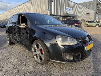 Volkswagen Golf 2.0 TFSI GTI picture 3