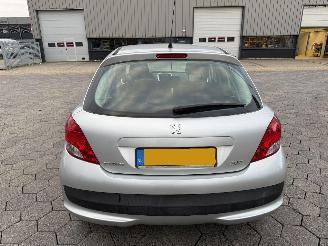 Peugeot 207 1.4 VTi Urban Move picture 8