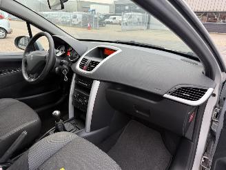 Peugeot 207 1.4 VTi Urban Move picture 16