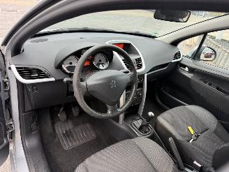 Peugeot 207 1.4 VTi Urban Move picture 17