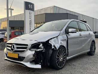 krockskadad bil auto Mercedes B-klasse 180 Prestige AUTOMAAT 2018/4
