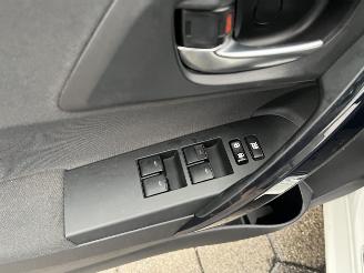 Toyota Auris 1.8 Hybrid Trend picture 16