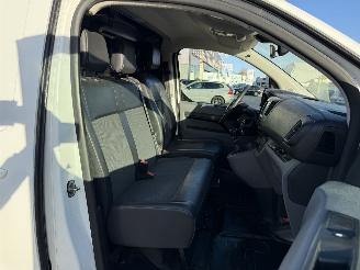 Peugeot Expert 2.0 BlueHDI 120 Long Premium picture 11