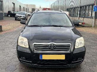 Toyota Avensis Wagon 2.4 VVTi Executive AUTOMAAT picture 2